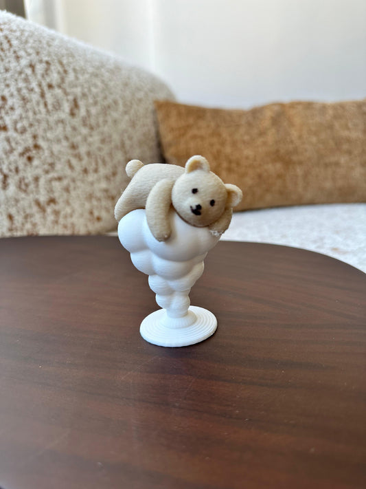 Bulutlar Üzerinde Peluş Ayıcık Biblo