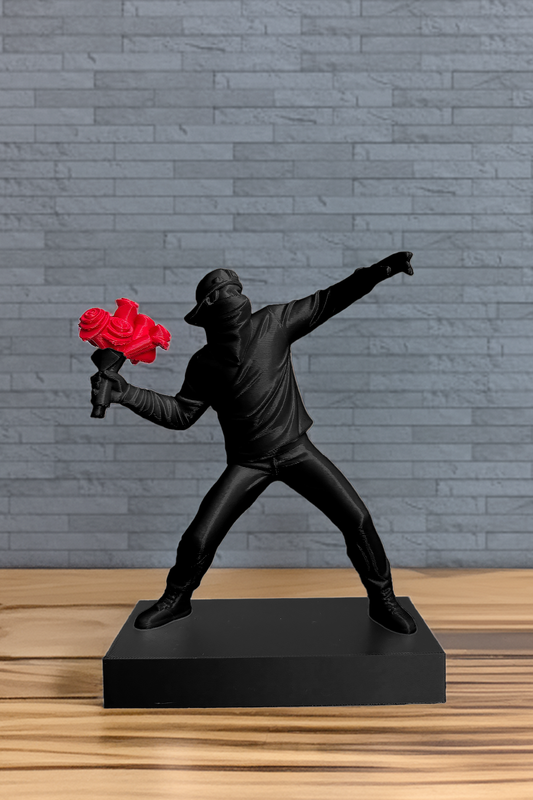 Banksy Çiçek Atan Adam Biblo