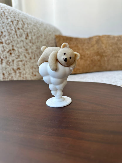 Bulutlar Üzerinde Peluş Ayıcık Biblo