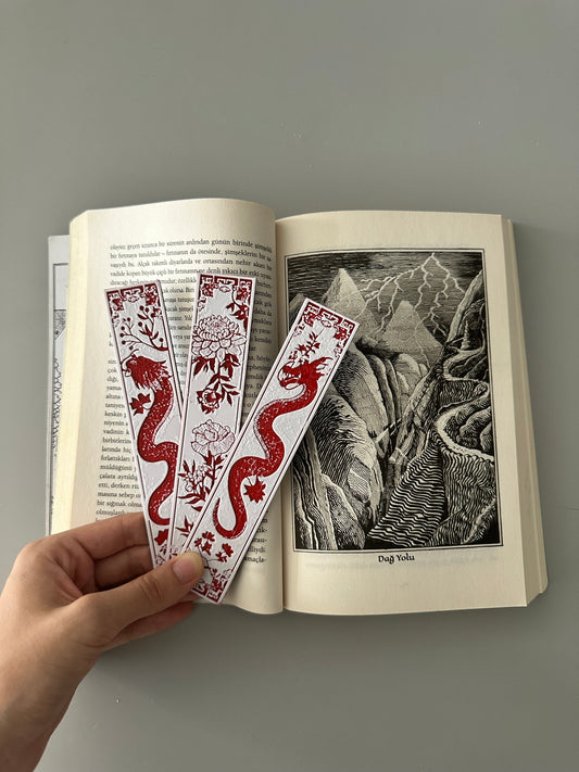 Kabartmalı Ejderha Çiçekli Kitap Ayracı Seti 3’lü