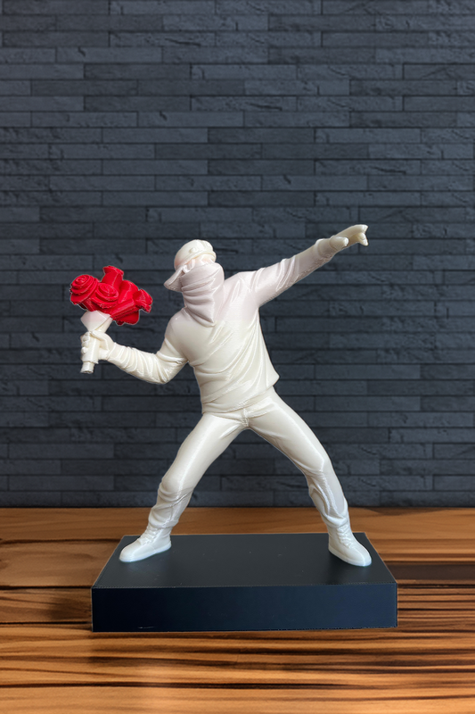 Banksy Çiçek Atan Adam Biblo